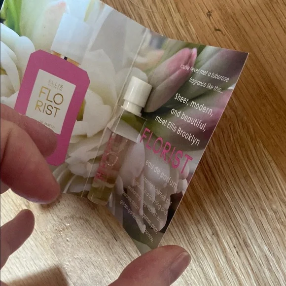 Prada and Ellis,  Marc jacob , Estée Lauder Perfume Samples - Picture 5 of 14